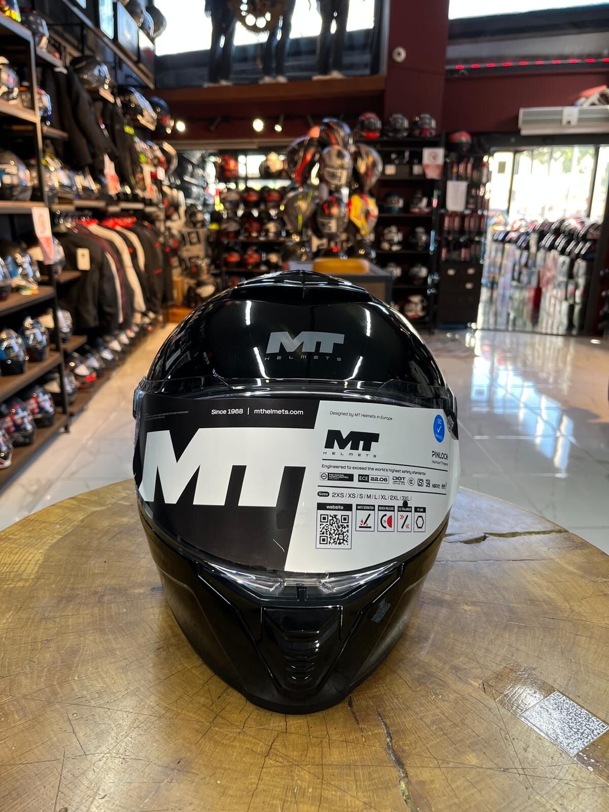 MT Helmets Thunder 4 Gloss Black Kask
