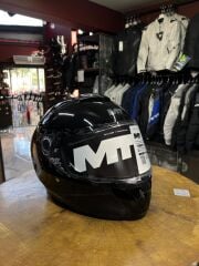 MT Helmets Thunder 4 Gloss Black Kask